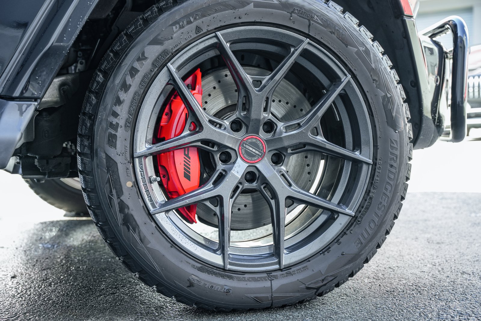 2022年 G63 AMG — 20寸 Vossen HF5 枪灰色轮毂 搭配普利司通冬季胎