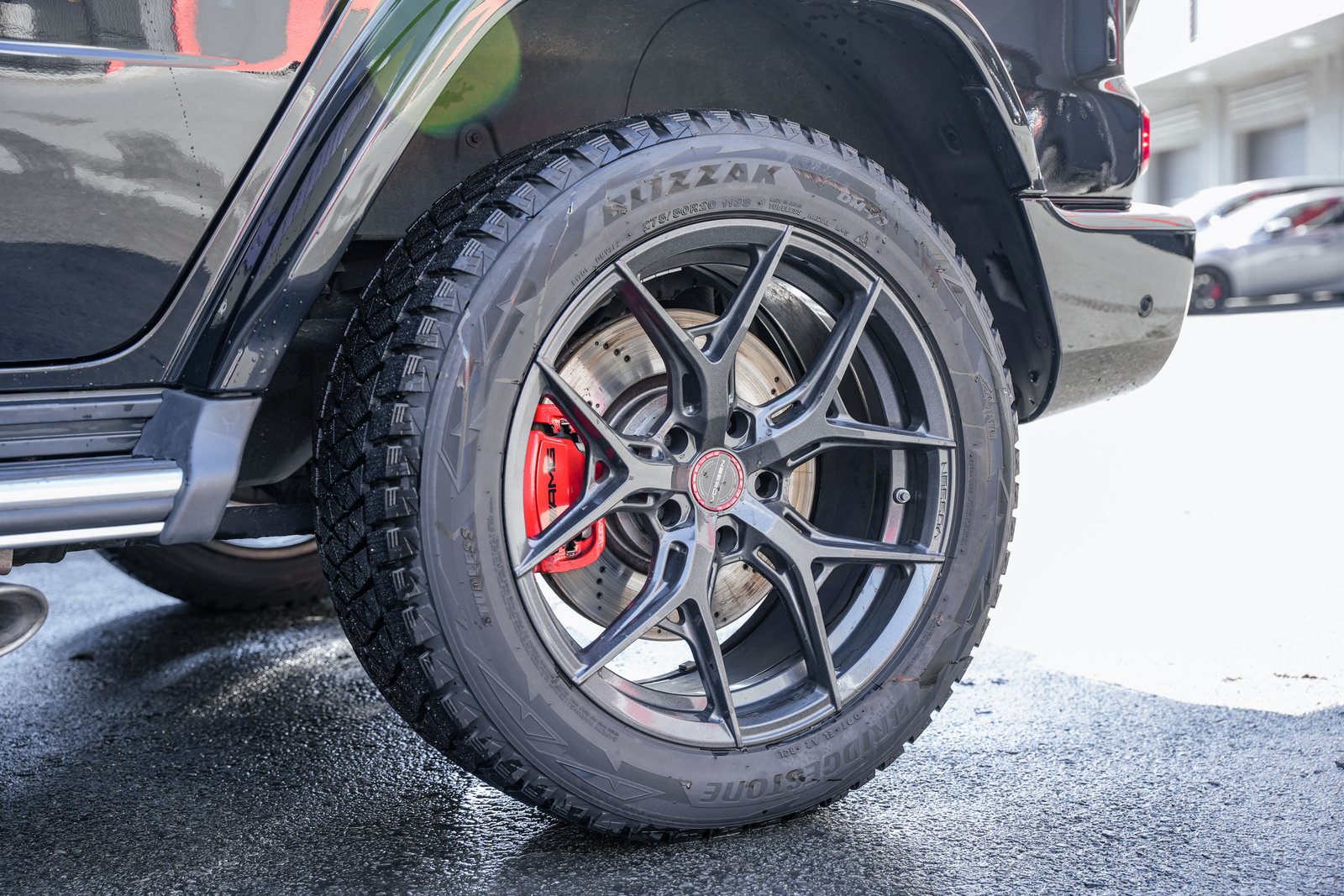 2022年 G63 AMG — 20寸 Vossen HF5 枪灰色轮毂 搭配普利司通冬季胎